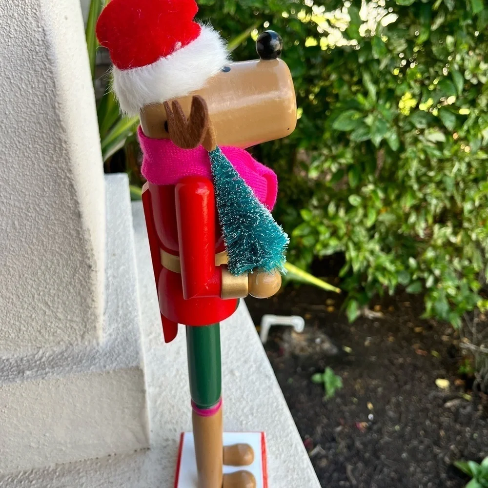 Wooden Nutcracker, 16